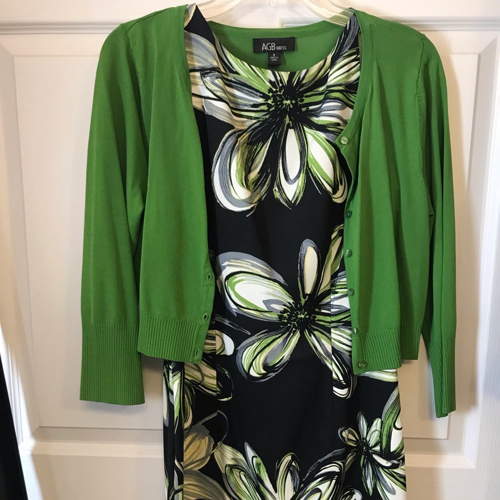 Size 8 sleeveless dress with matching jacket.
